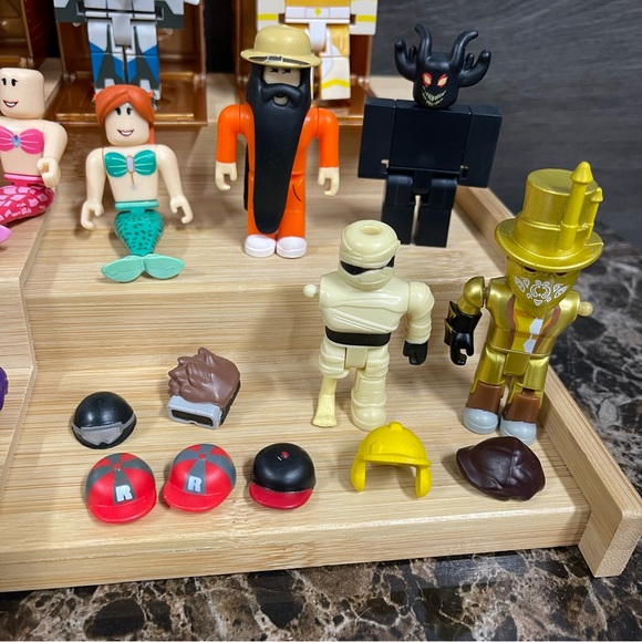Roblox Figures + extra parts and accessories lot - Picture 7 of 10